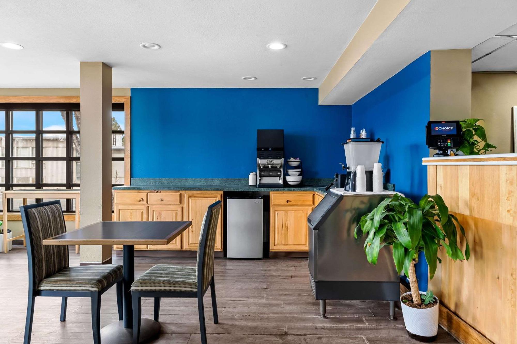 Rodeway Inn Billings Logan Intl Airport Near St Vincent Hospital Экстерьер фото